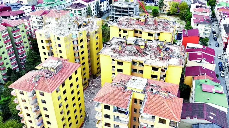 İstanbul Küçükçekmece’deki 11 katlı 8 blokta oluşan Doğuş Sitesi de alan bazlı dönüşüm desteğiyle yeniden inşa edilecek.