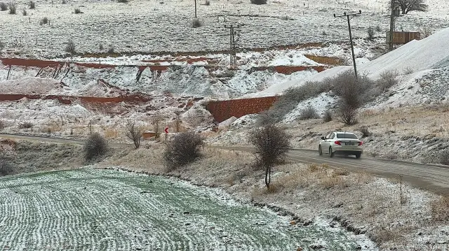 Bayburt’un yükseklerinde kış bastırdı