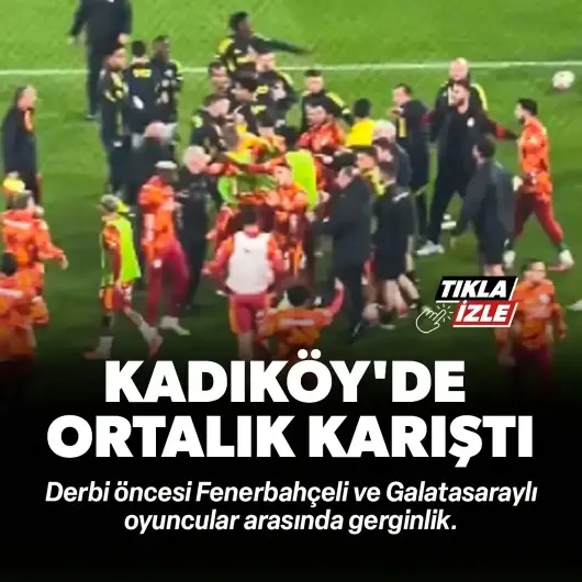 Kadıköy'de dev derbi öncesi ortalık karıştı: Oyuncular ısınmada birbirine girdi | VİDEO