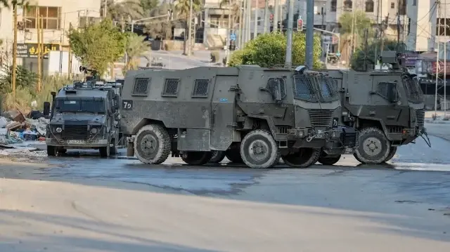 الاحتلال الإسرائيلي يخلي منازل فلسطينية ويدفع بقوات شمالي الضفة 