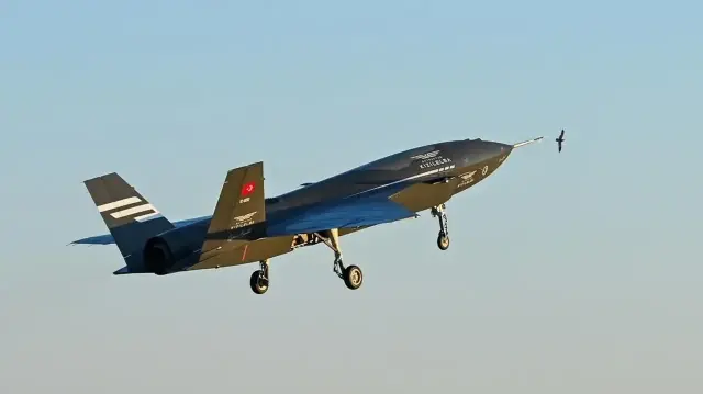 الإعلام العالمي يسلط الضوء على نجاح المسيرة "قزل ألما" في إصابة هدف جوي