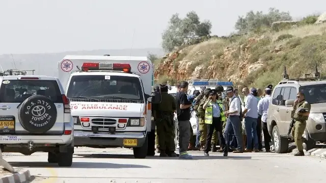 مستوطن إسرائيلي يدهس متضامنا أجنبيا بالخليل