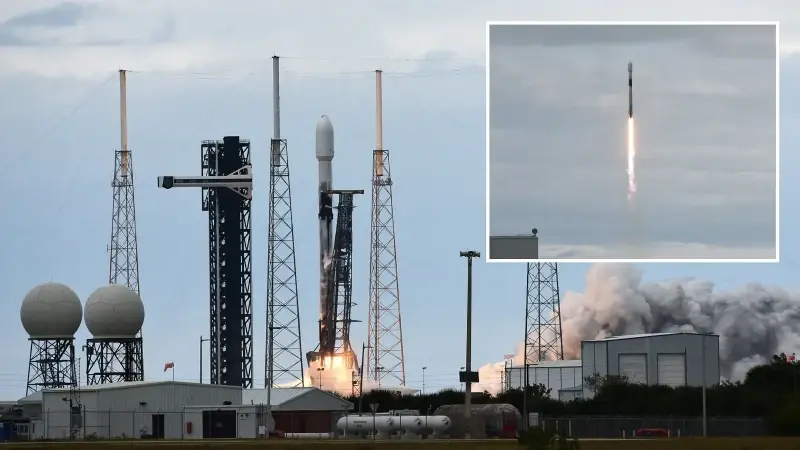 SpaceX’e ait bir Falcon 9 roketi, Cape Canaveral Uzay Kuvvetleri İstasyonu’nun 40 numaralı rampasından fırlatıldı.