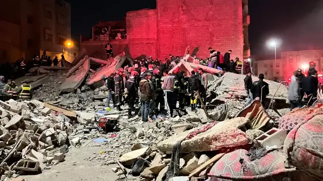 المغرب.. مصرع 19 شخصا بانهيار بنايتين في فاس 