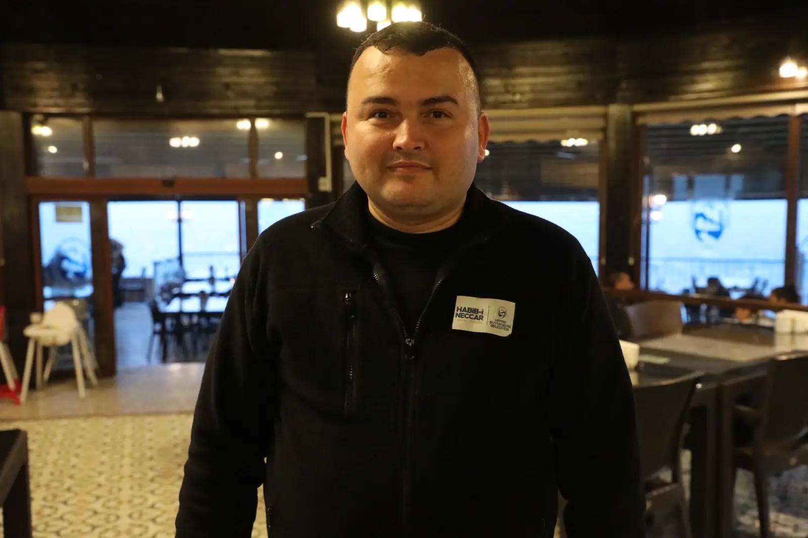 Garson nefes borusuna yemek kaçan müşteriyi Heimlich manevrasıyla kurtardı