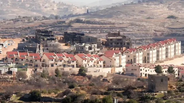 حكومة الاحتلال تصدق على بناء 764 وحدة استيطانية جديدة بالضفة الغربية