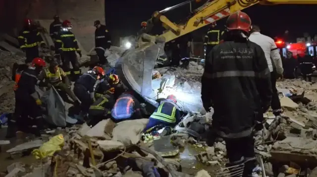 Место обрушения зданий