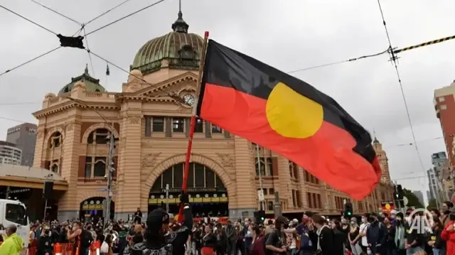 L’Australie enregistre son plus haut niveau de décès en détention d’Aborigènes et de Torres Strait Islanders depuis 40 ans, malgré leur faible part dans la population.