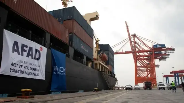 Турция направила в Судан 30 тысяч палаток для поддержки пострадавших от конфликта.