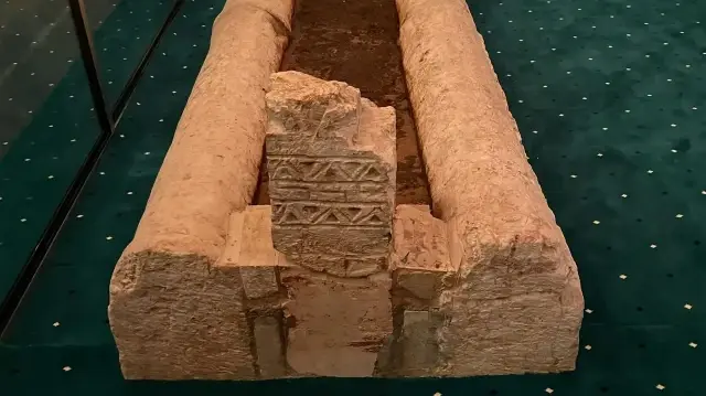 The legacy of Umar ibn Abd al-Aziz: A grave, a revival, and a moral lineage