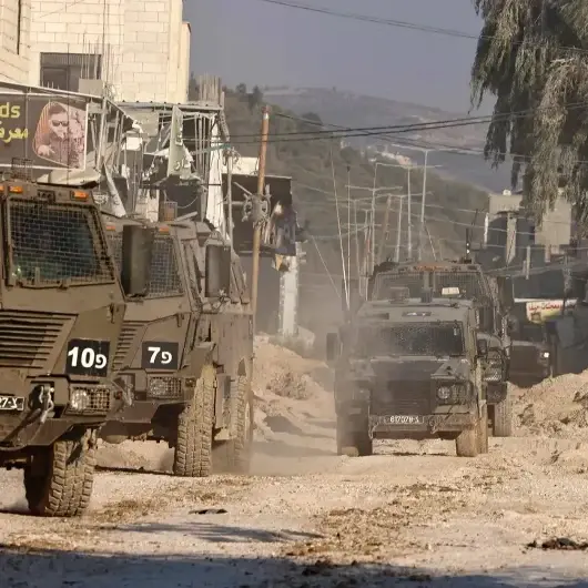 جيش الاحتلال الإسرائيلي يعتقل 100 فلسطيني شمالي وشرقي الضفة