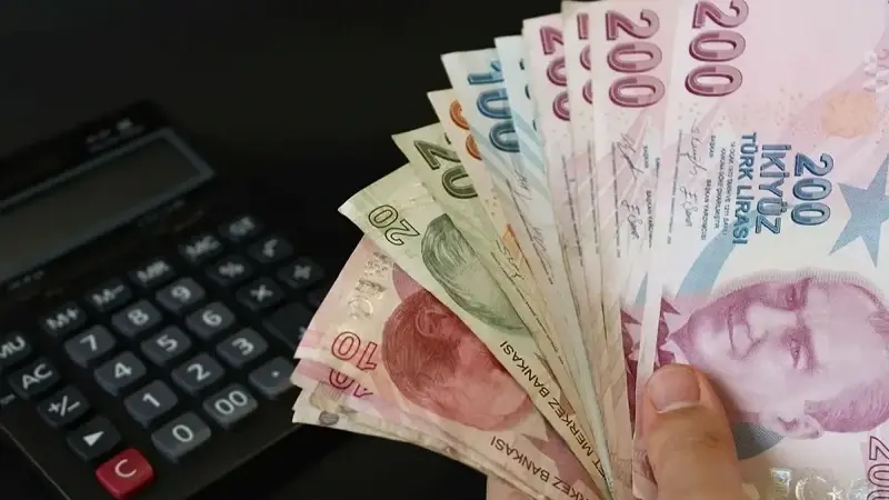 EMEKLİ MAAŞI ZAMMI 2026 HESAPLAMA TABLOSU: SSK ve BAĞKUR'lunun 2026'da emekli maaşı ne kadar olacak? İşte tahminler