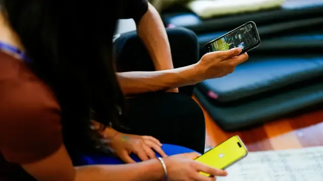 В Австралии вступил в силу запрет соцсетей детям до 16 лет.