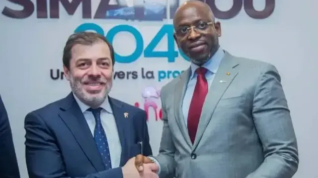 Le ministre de l’Économie et des Finances de Guinée, Mourana Soumah et Yunus Yılmaz, directeur général d’Albayrak Construction et Ports.