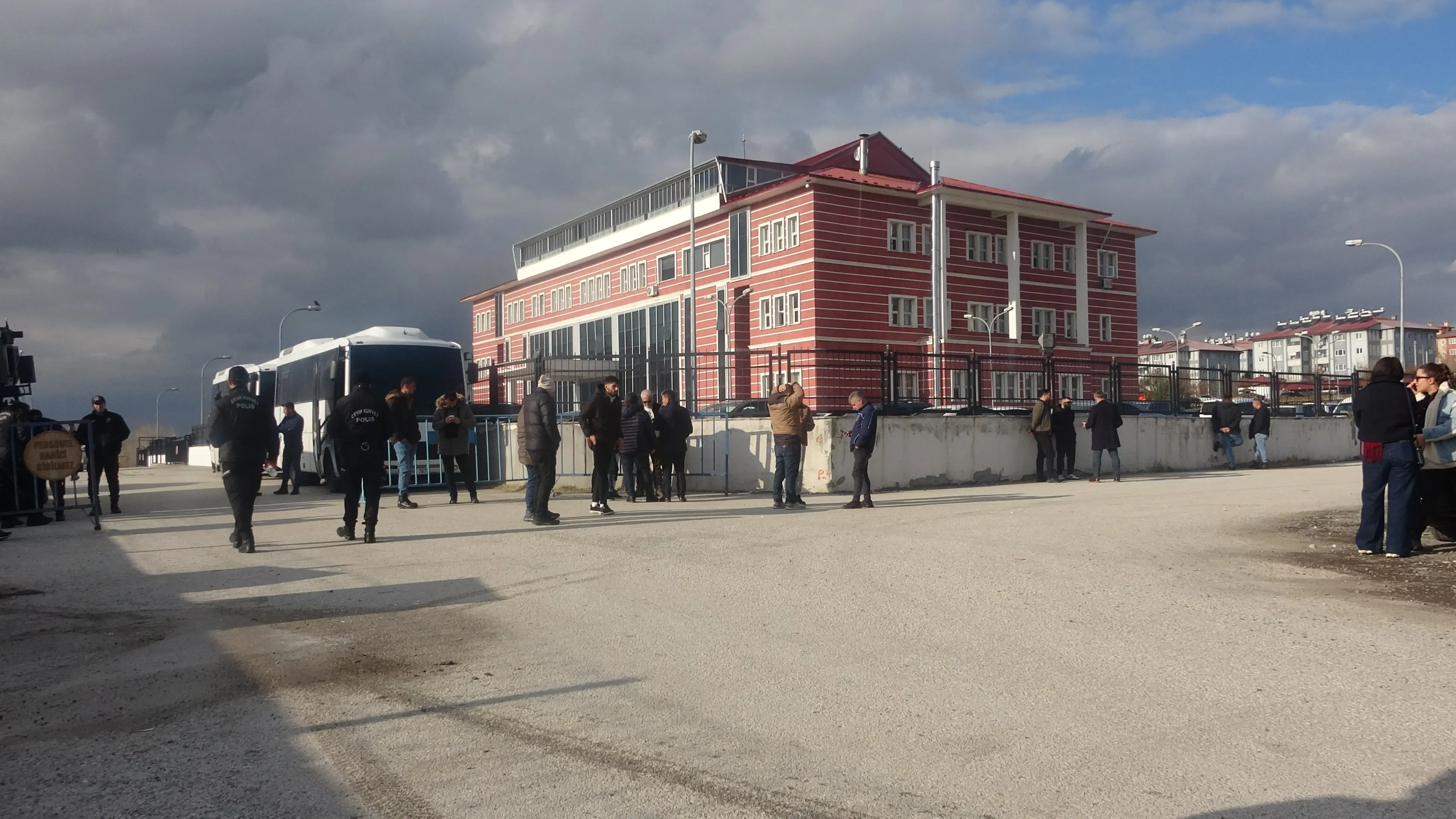 Van'da Ümran’ın ölümüne neden olan 16 yaşındaki sürücü ilk kez hakim karşısına çıktı