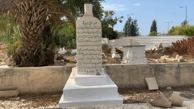 حماس: التهديد بهدم قبر القسام تعدٍ غير مسبوق