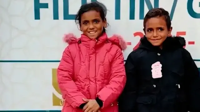 Sadakataşı Gazzeli çocukların yüzünü güldürdü: 500 çocuğa mont ve ayakkabı dağıtıldı