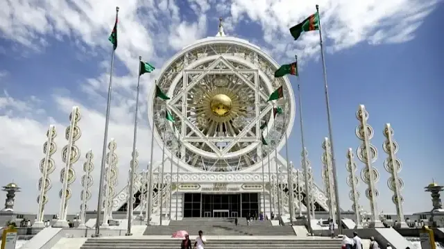 Le Turkménistan organise un forum international pour les 30 ans de sa neutralité permanente, réunissant des dirigeants régionaux et mondiaux à Achgabat.