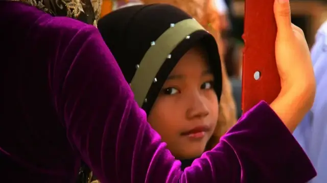 Парламент Австрии одобрил закон о запрете на ношение хиджаба для девочек младше 14 лет.