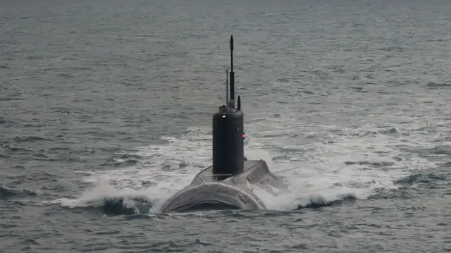 Британия три дня сопровождала российскую подлодку в Ла-Манше.