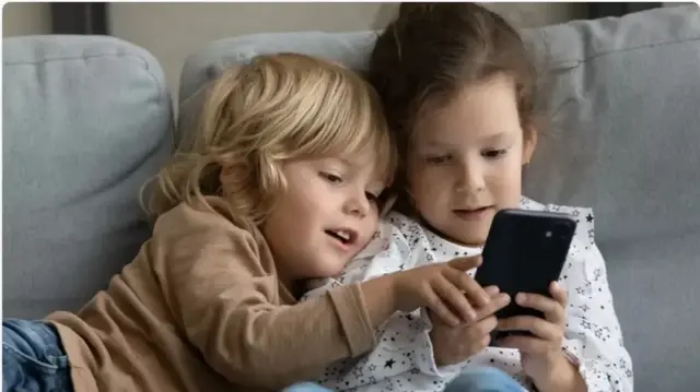 Дания может ввести запрет на соцсети для детей