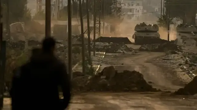 Israeli forces detain two Syrians during military incursion into Quneitra