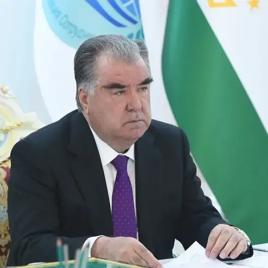 Рахмон: Мир сталкивается с ослаблением норм международного права