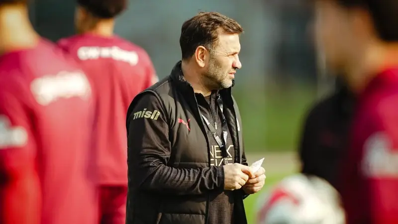 Okan Buruk maçla ilgili oyuncularına son uyarılarını yaptı.