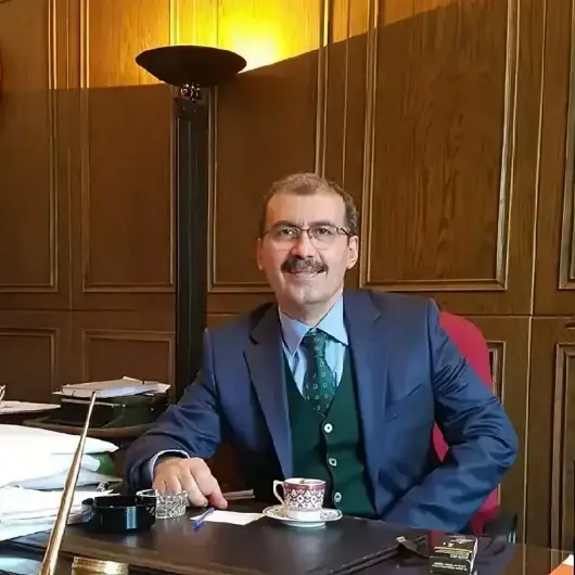 Küfürbaz hakimin derin bağları: Hakareti bırak bunlara cevap ver