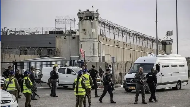 Тюрьма Офер