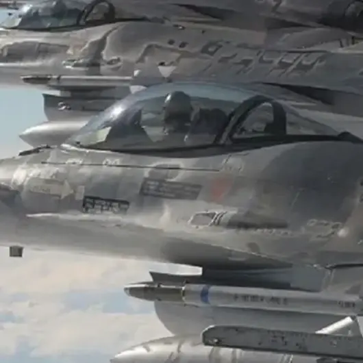  الطيران الإسرائيلي يحلق على علو منخفض بالقنيطرة السورية
