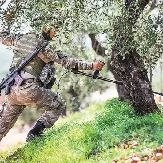 Afrin mayınlardan temizleniyor
