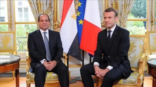 ماكرون والسيسي يبحثان هاتفيا مستجدات الأوضاع في غزة