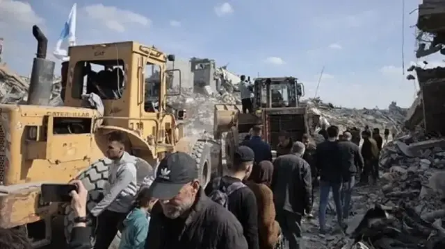 الدفاع المدني بغزة ينتشل جثامين 11 فلسطينيا ويقدّر الأضرار المادية بالملايين