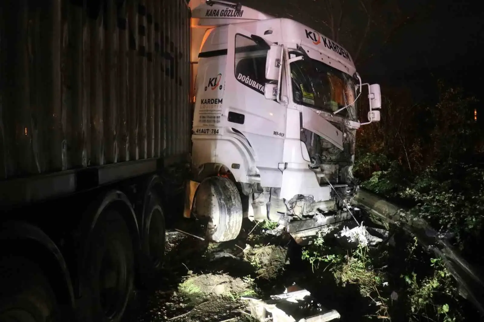 D-650 kara yolunda zincirleme kaza: 12 yaralı