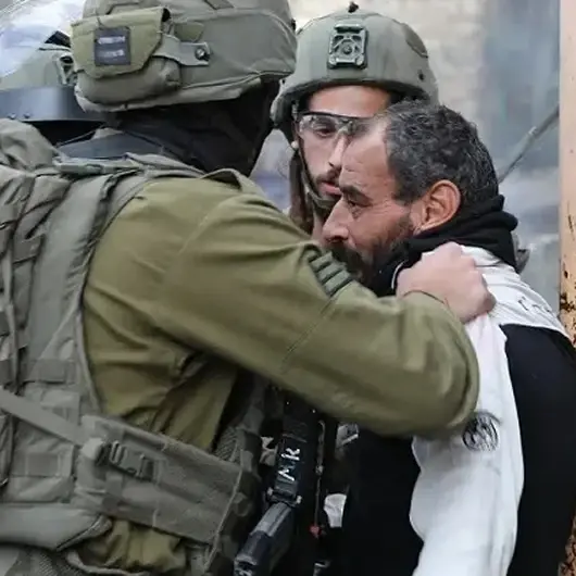 الاحتلال الإسرائيلي يعتقل 14 فلسطينيا في حملة اعتقالات بالضفة