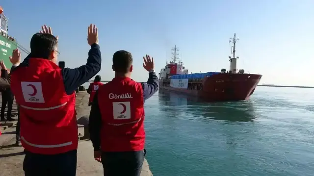 Le 19ᵉ Navire de la Bonté, chargé d'environ 1 300 tonnes de matériel humanitaire à destination de Gaza, a été inauguré lors d'une cérémonie organisée au port international de Mersin.