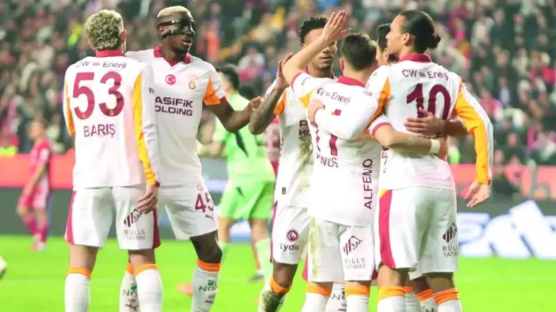 Galatasaray'ın yıldız oyuncusu Leroy Sane, performansıyla dikkatleri üzerine çekti.