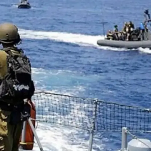 فجرت مركبهما.. قوات الاحتلال تعتقل صيادين فلسطينيين جنوبي غزة 
