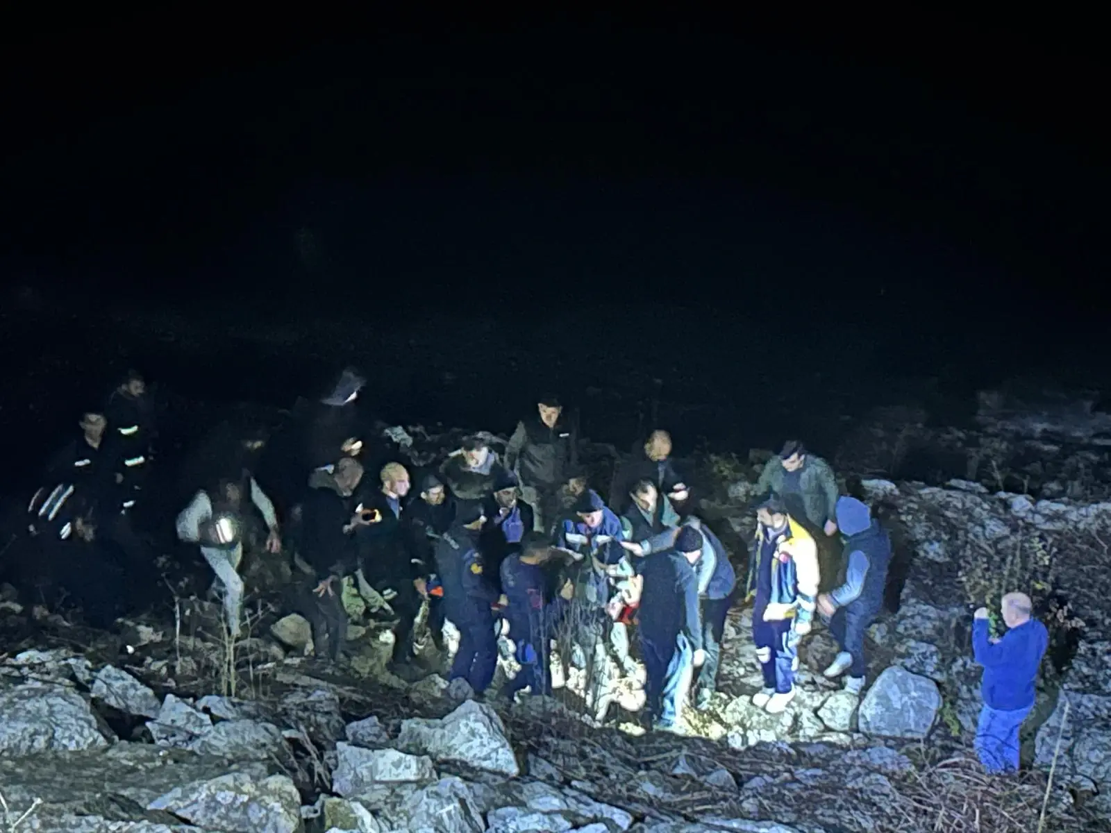 Kastamonu'da denize uçan otomobilin sürücüsü yaralandı 