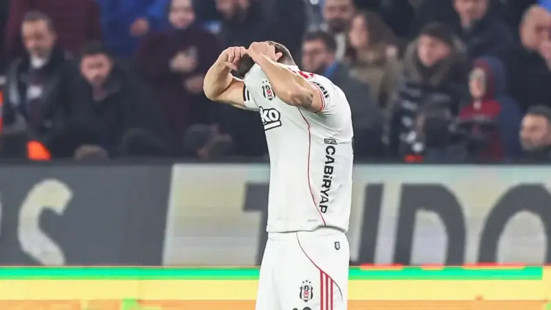 Beşiktaşlı taraftarlar maç sonu tepki yağdırdı.