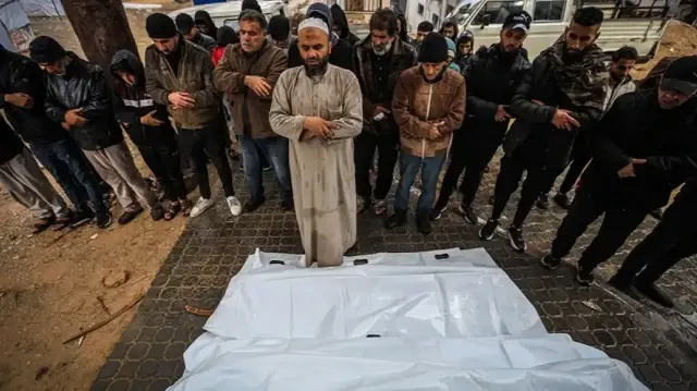 Israeli airstrike kills four in Gaza City, ceasefire under scrutiny