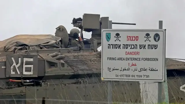 دورية إسرائيلية تتوغل في سوريا وتقيم حاجز تفتيش بريف القنيطرة