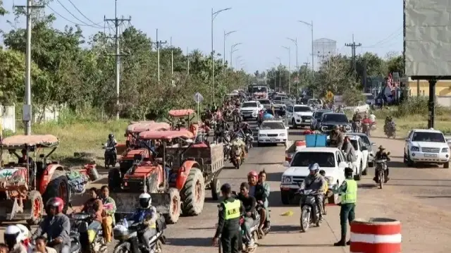 Phnom Penh affirme que l’aviation thaïlandaise a bombardé la province de Siem Reap, près d’Angkor, marquant une escalade majeure des affrontements frontaliers.