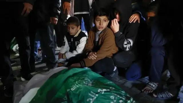 Израильские силы перекрыли улицы в Хевроне.