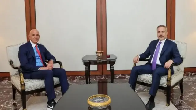 فيدان يستقبل السفير الأمريكي لدى أنقرة