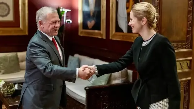 ملك الأردن يؤكد مع وزيرة خارجية السويد الالتزام باتفاق غزة