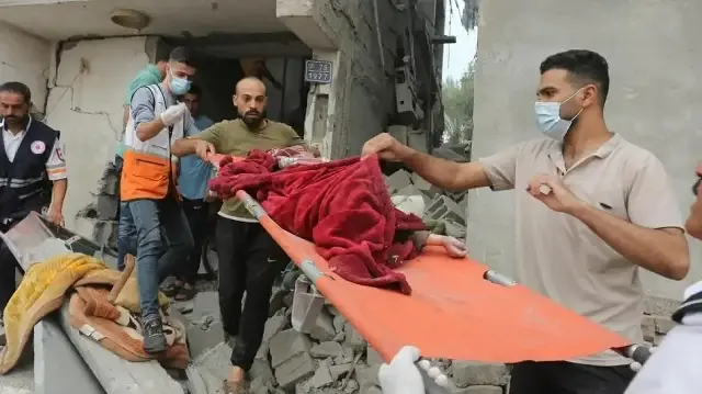 وفاة رضيع فلسطيني جراء البرد الشديد في غزة