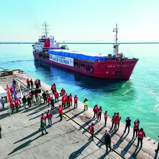 Bin 300 ton yardım Gazze kapısında