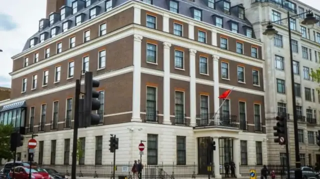 Здание посольства Китая в Лондоне